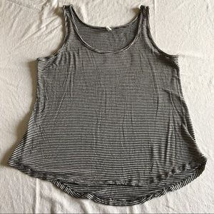 Women’s XL Old Navy black and white striped tank.
